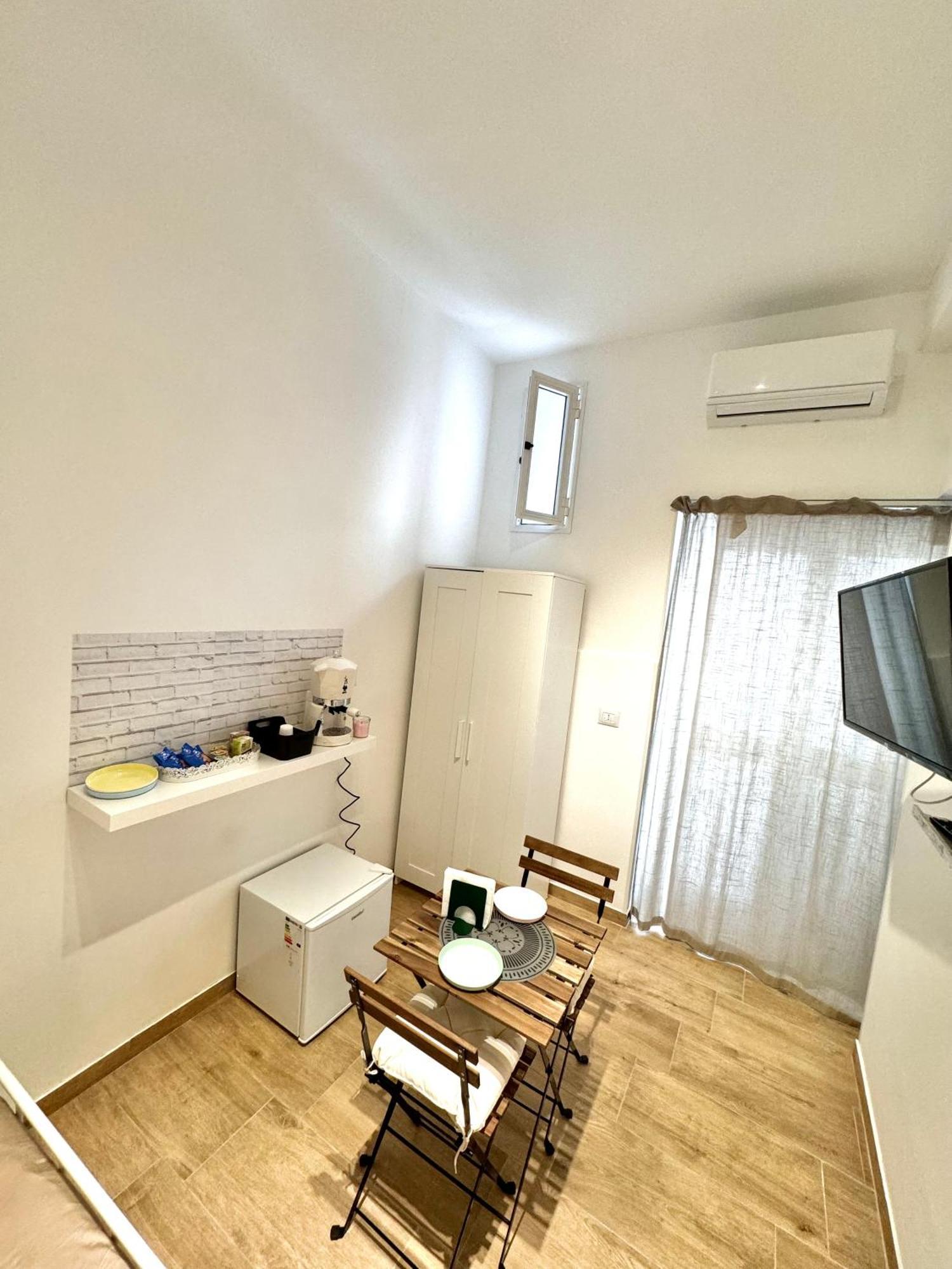 Bari Annette Room Екстериор снимка